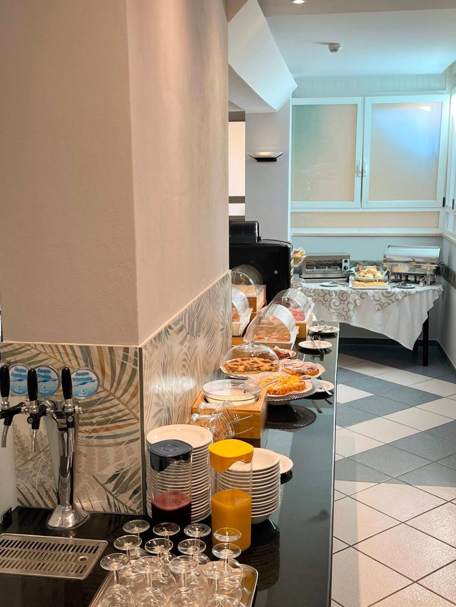 Albergo Villa Denny Римини Экстерьер фото